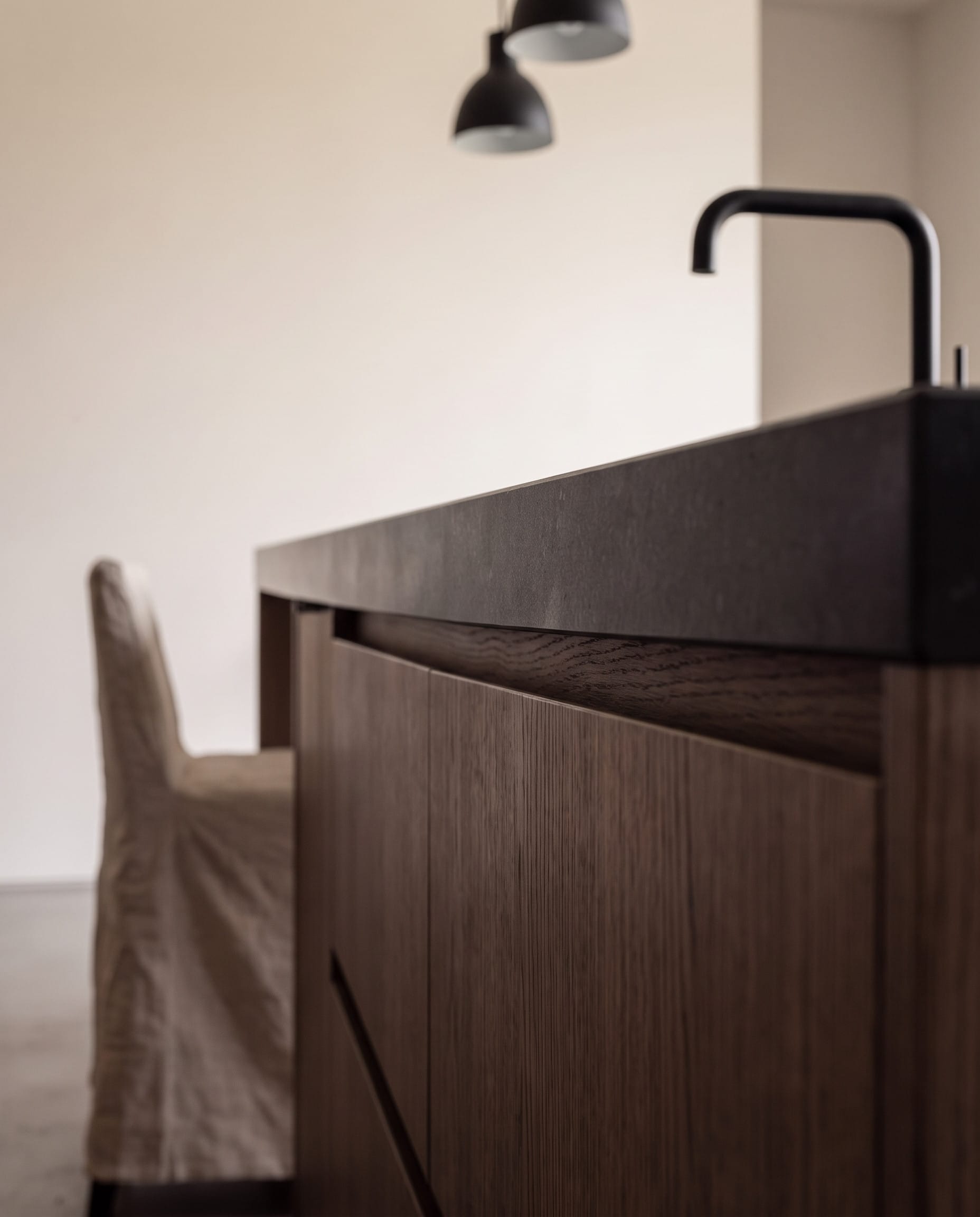 Smoked Oak Kitchen: material detail